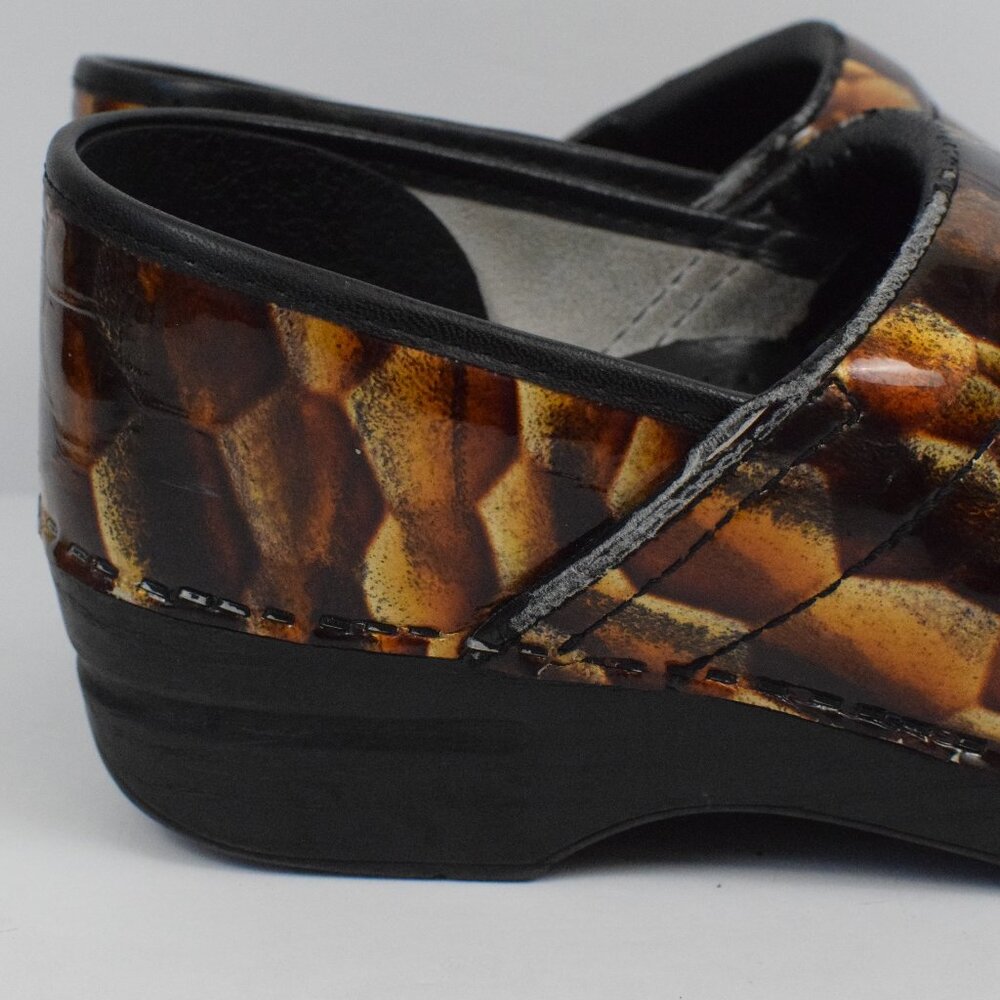 Dansko Snake Print Gold Comfort Slip On Clog Mules Patent Leather Nursing Shoe 8 - Picture 9 of 10